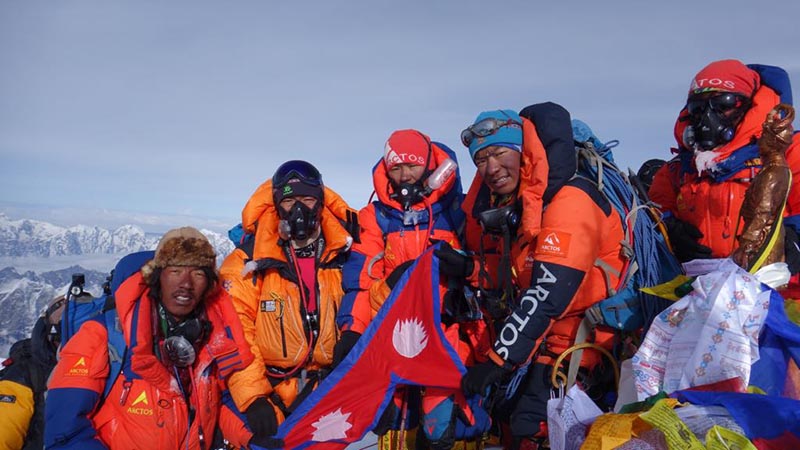 four siblings at summit of Everest